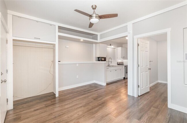 Building Photo - 1401 E Alfred St