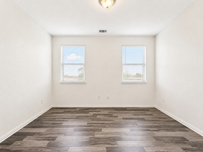 Building Photo - 31307 Black Frst Xing