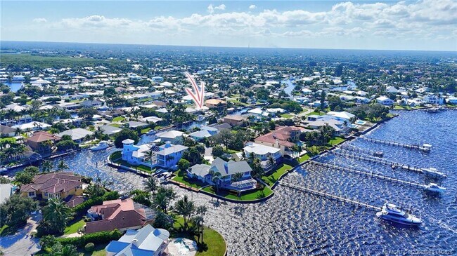 Building Photo - 1425 SW Egret Way