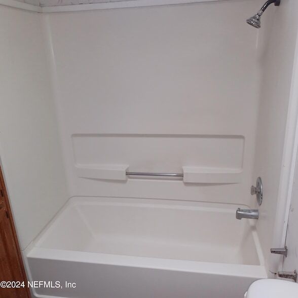 Building Photo - 463 Logan Ave