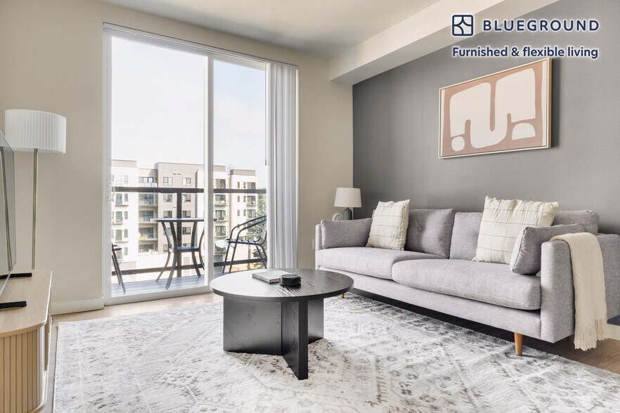 Primary Photo - 18004 Midvale Ave N