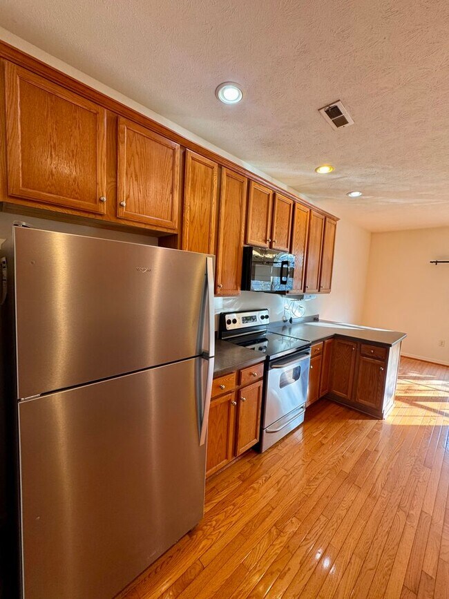 Building Photo - 2948 Crystal Spring Ln