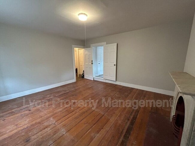 Building Photo - 44 7th St