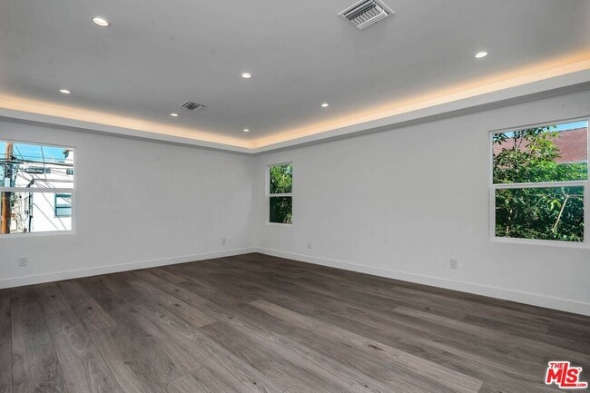 Building Photo - 9345 W Olympic Blvd