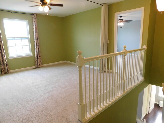 Building Photo - 4251 Lilac Ln
