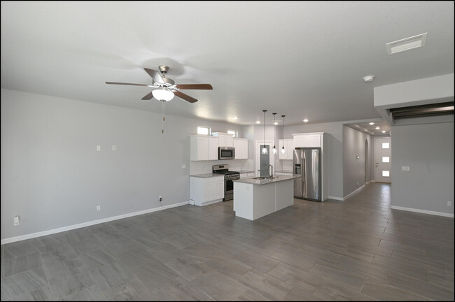 Building Photo - 12149 Mesquite Thorn Dr