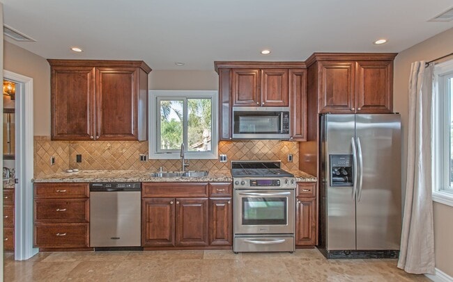 Building Photo - Upgraded 1 Bedroom, 1 Bath ADU!!