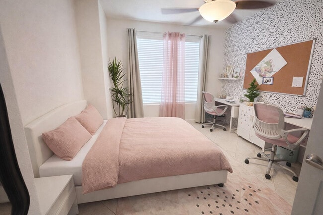 Building Photo - 14515 W Lisbon Ln