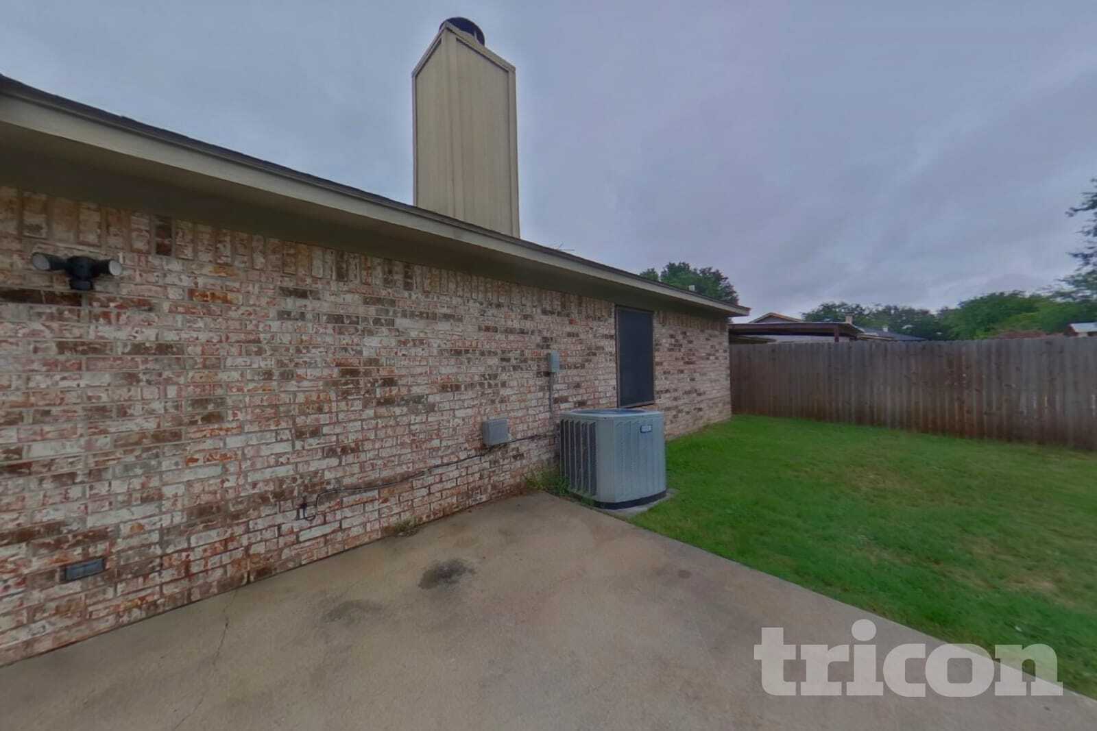 Building Photo - 3029 Meadowmoor St