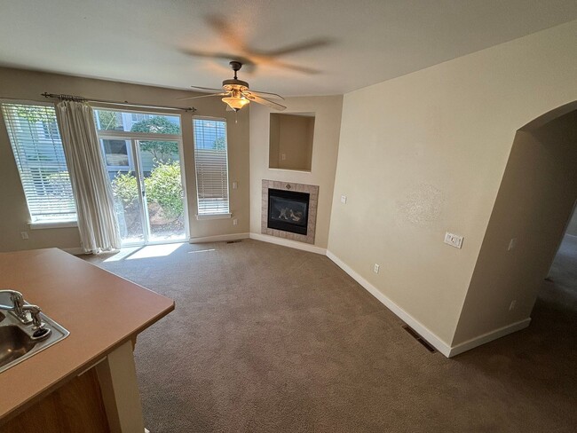 Building Photo - 1031 NE Watt Way
