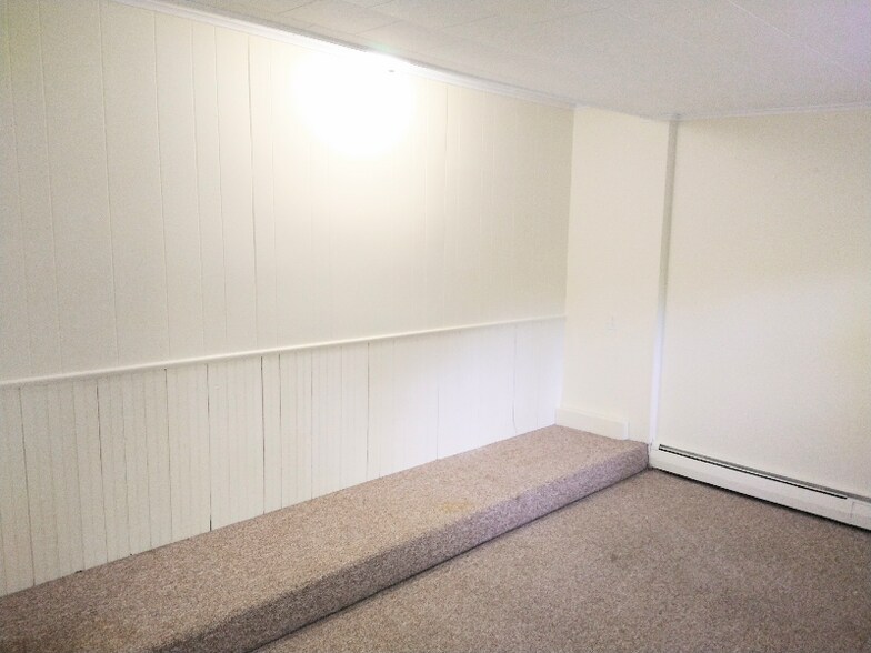 Building Photo - 261 S Riverside Rd