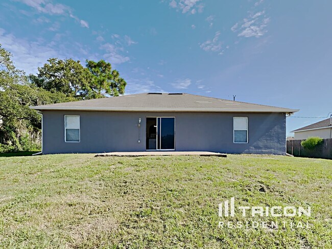 Building Photo - 13176 Siam Dr