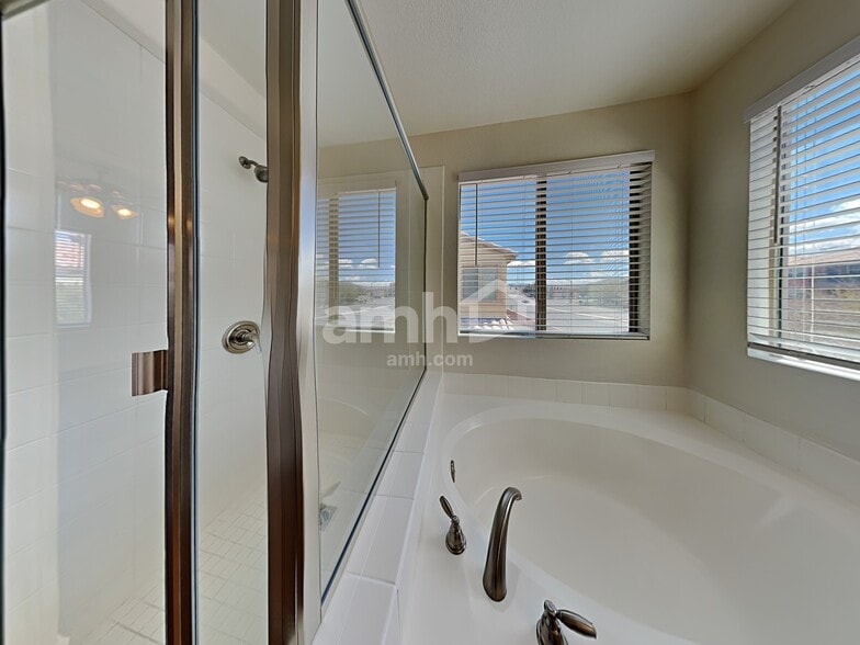 Building Photo - 2337 Statham Ave