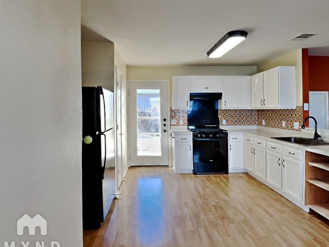 Building Photo - 18624 Great Falls Dr
