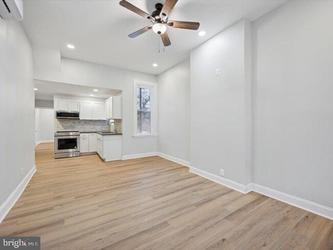 Building Photo - 2253 N Delhi St