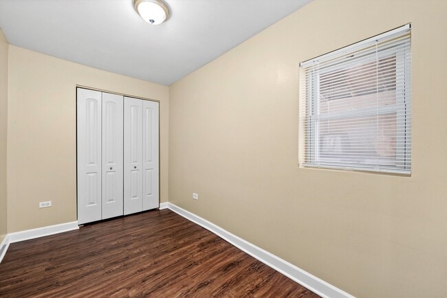 Building Photo - 552 W Cullerton St