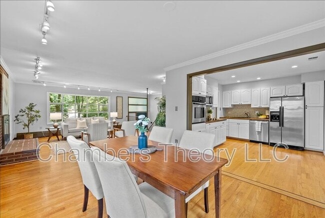 Building Photo - 3035 Hazelton St