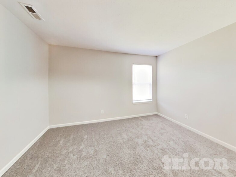 Building Photo - 1356 Blue Ridge Ln