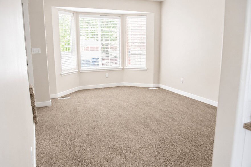 Building Photo - 42 E 300 S