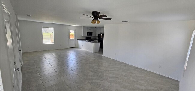 Building Photo - 9205 Grackle Pl