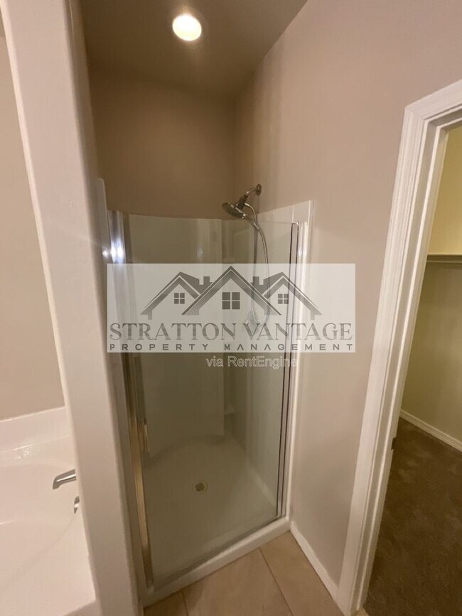 Building Photo - 24531 W Mobile Ln