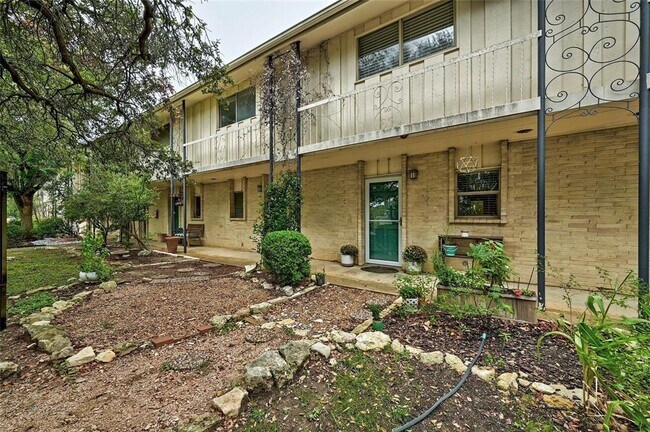Building Photo - 5330 Balcones Dr