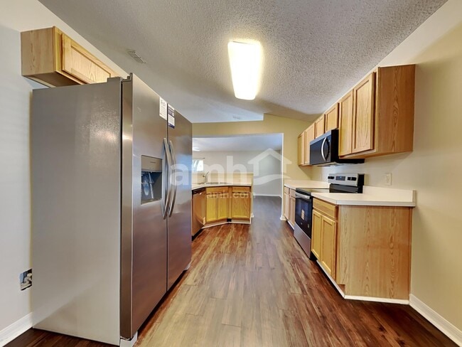 Building Photo - 4045 Half Moon Cir