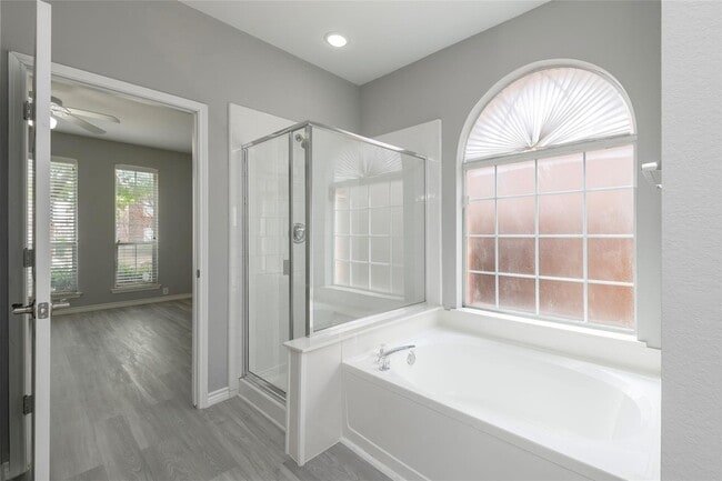 Building Photo - 2313 Hunters Run Dr