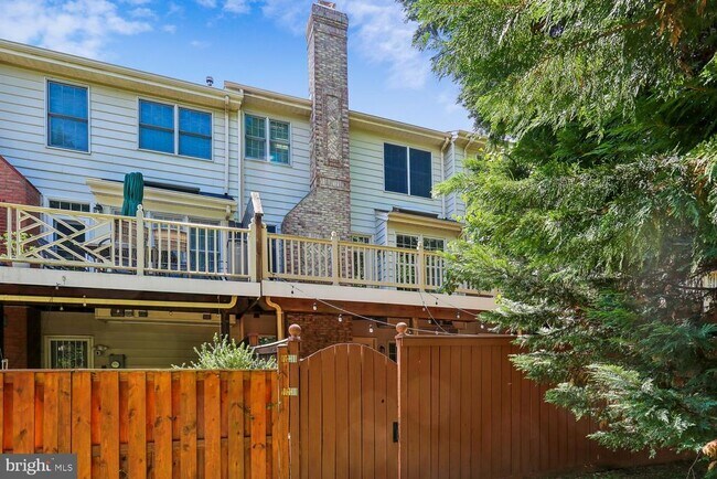 Building Photo - 417 Winding Rose Dr
