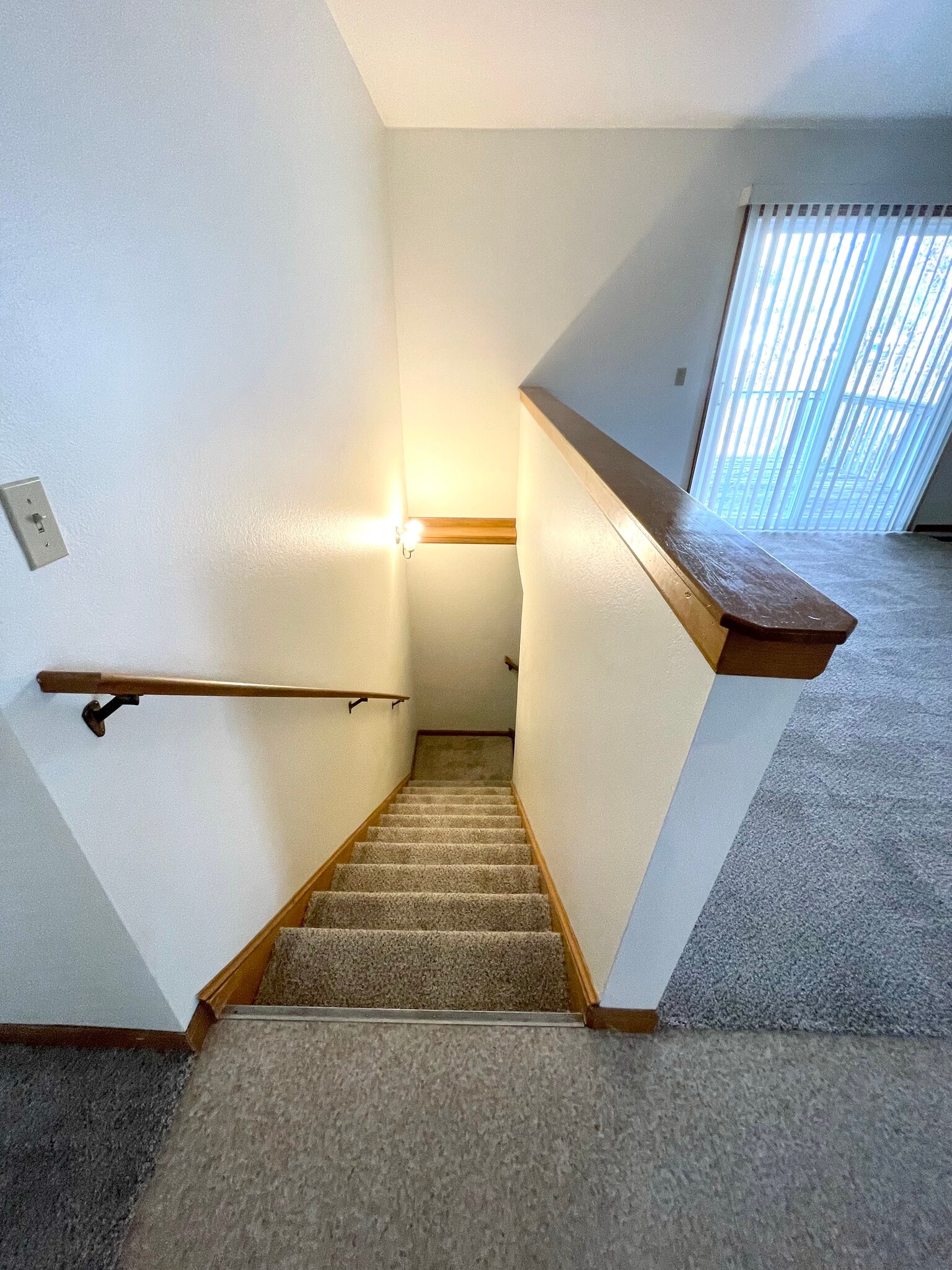 Building Photo - 1509 Manor Ln