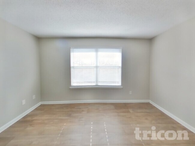 Building Photo - 11507 Otters Den Ct E