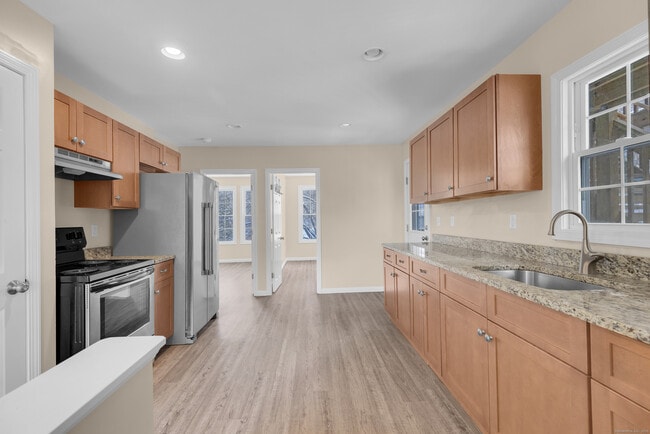 Building Photo - 8-10 Rimmondale St