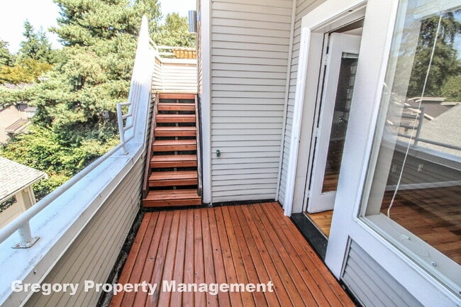 Building Photo - 11342 NE 67th St