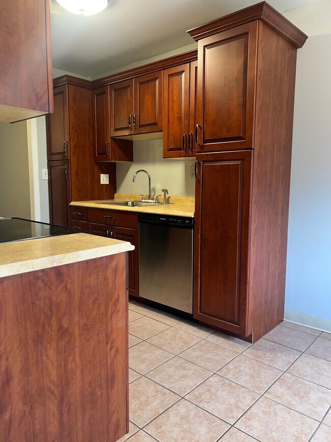 Building Photo - 18 Magnolia Hill Ct