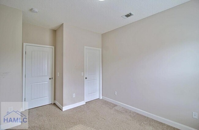 Building Photo - 147 Rimes Ave SE