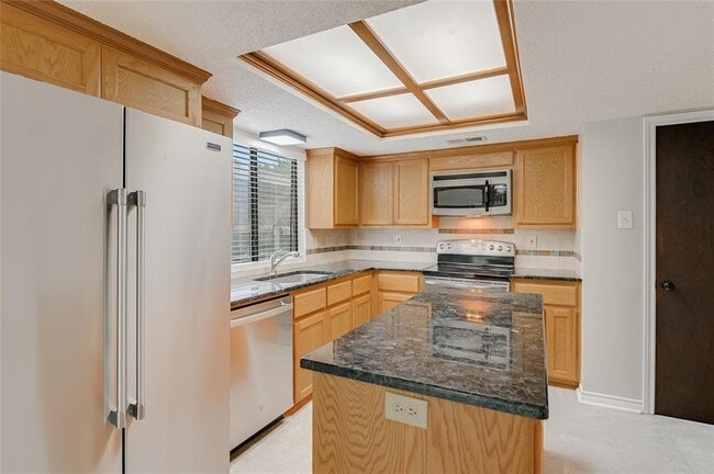 Building Photo - 8106 Chainfire Cove