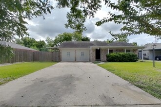 Building Photo - 12306 Foxridge Dr