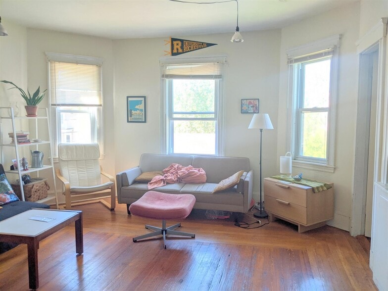 Building Photo - 64 Linden Ave