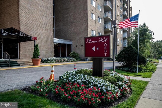 Building Photo - 100 West Ave