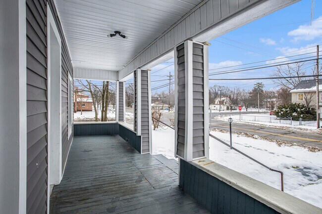 Building Photo - 195 Hubbard St