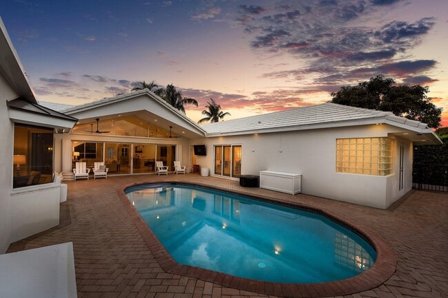 Building Photo - 1332 Tamarind Way