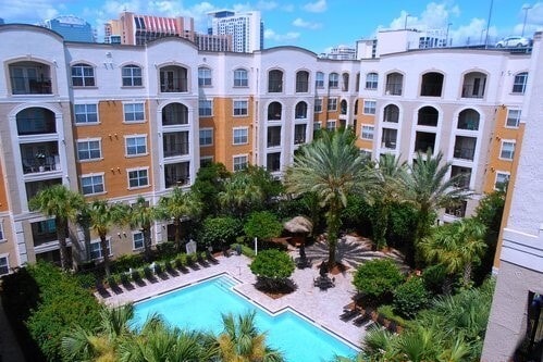 Building Photo - Renovated 1 Bedroom 1 Bathroom Condo with ...