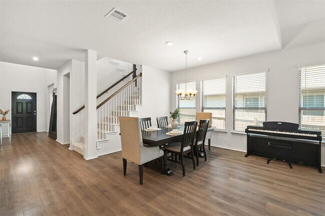 Building Photo - 211 Brookside St