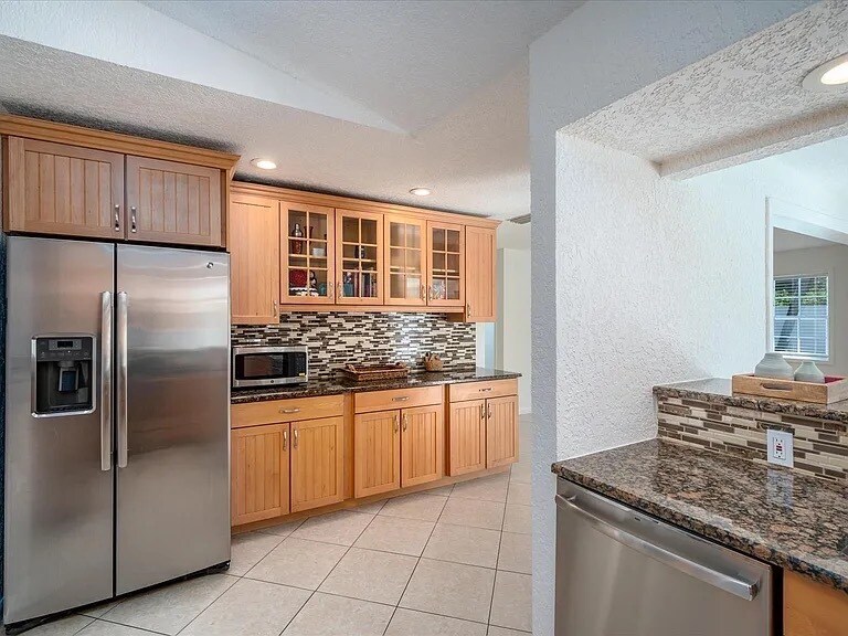 Building Photo - 990 Windsong Way