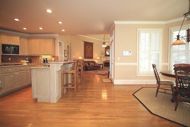 Building Photo - 1710 Sugarloaf Club Dr
