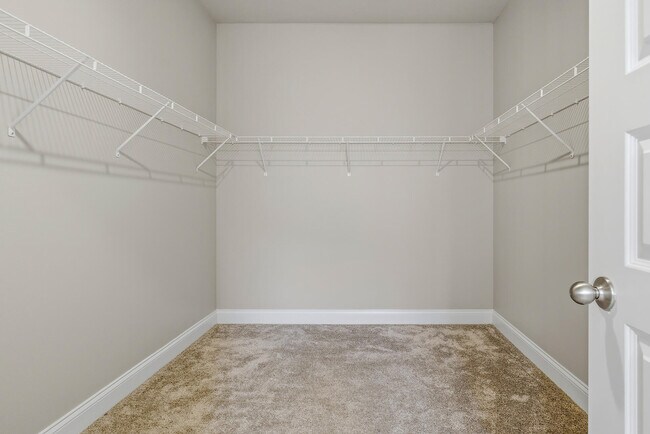 Building Photo - 8558 Dahlia Cir