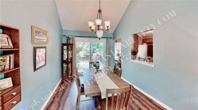 Building Photo - Beautiful Updated 3 Bed 3 Bath Home in Ove...