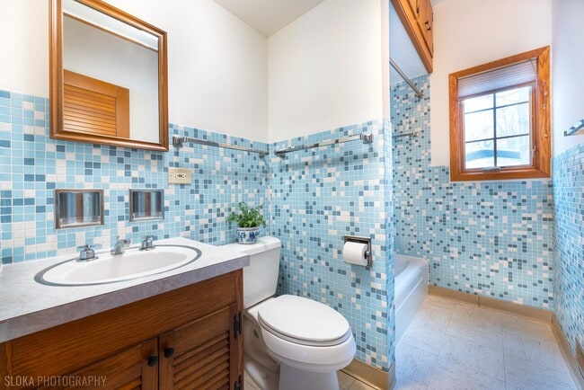 Building Photo - 2712 Ridge Ave