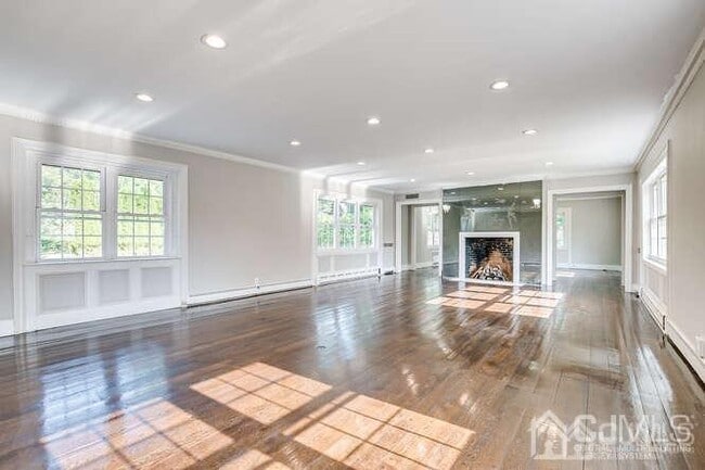 Building Photo - 55 Devon Rd