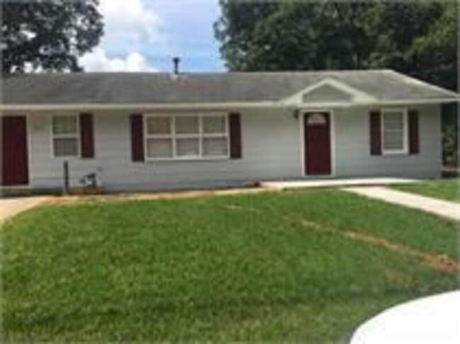 Building Photo - 805 Pamela Dr